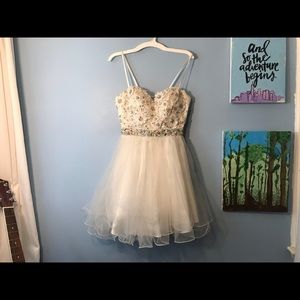 Short white beautiful prom dress WITH TAGS ON